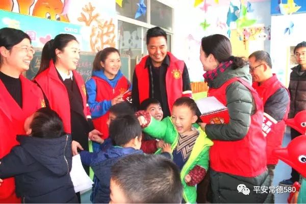 健身椅用法_健身椅使用说明_健身椅训练动作