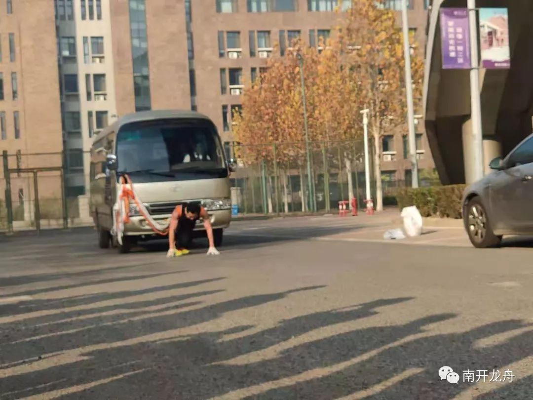 迪卡侬手套有根带子_手套健身迪卡侬好用吗_迪卡侬健身手套