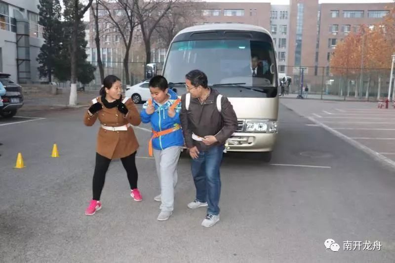 迪卡侬手套有根带子_手套健身迪卡侬好用吗_迪卡侬健身手套
