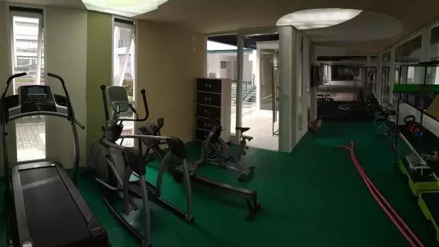 飞鸟健身椅_健身飞鸟动作视频频教学_健身房飞鸟动作怎么做