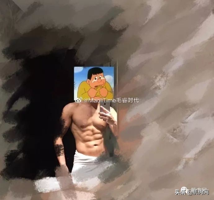 开yun体育官网入口登录app 肌肉男增肌失去腹肌后，被女友嫌弃，网友：腹肌有那么重要吗？