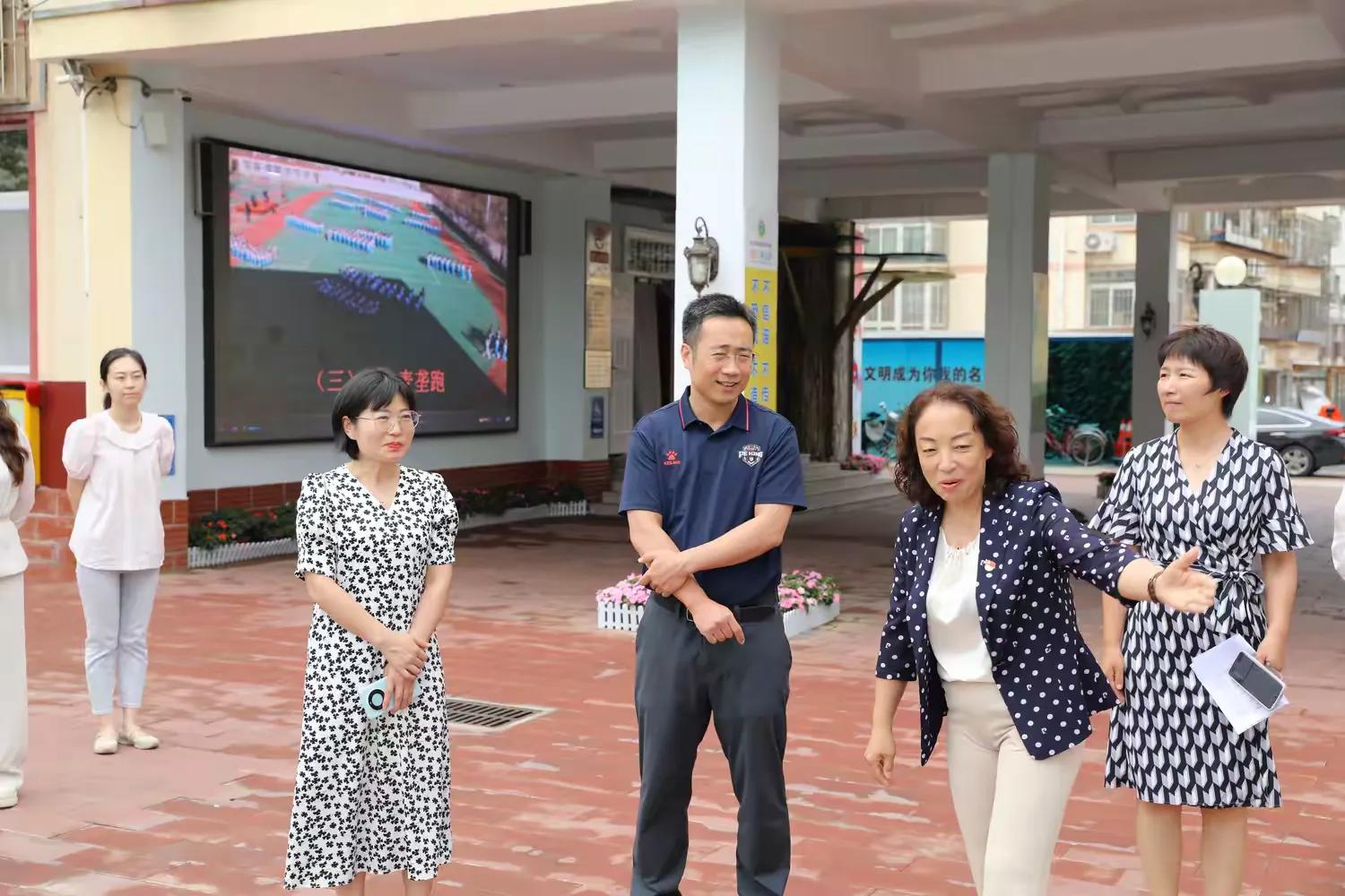 多功能健身椅_健身椅训练动作_椅子健身