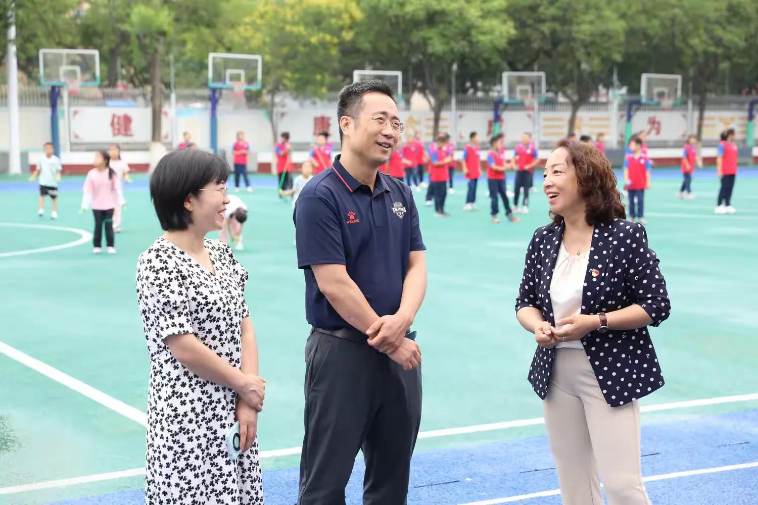多功能健身椅_椅子健身_健身椅训练动作