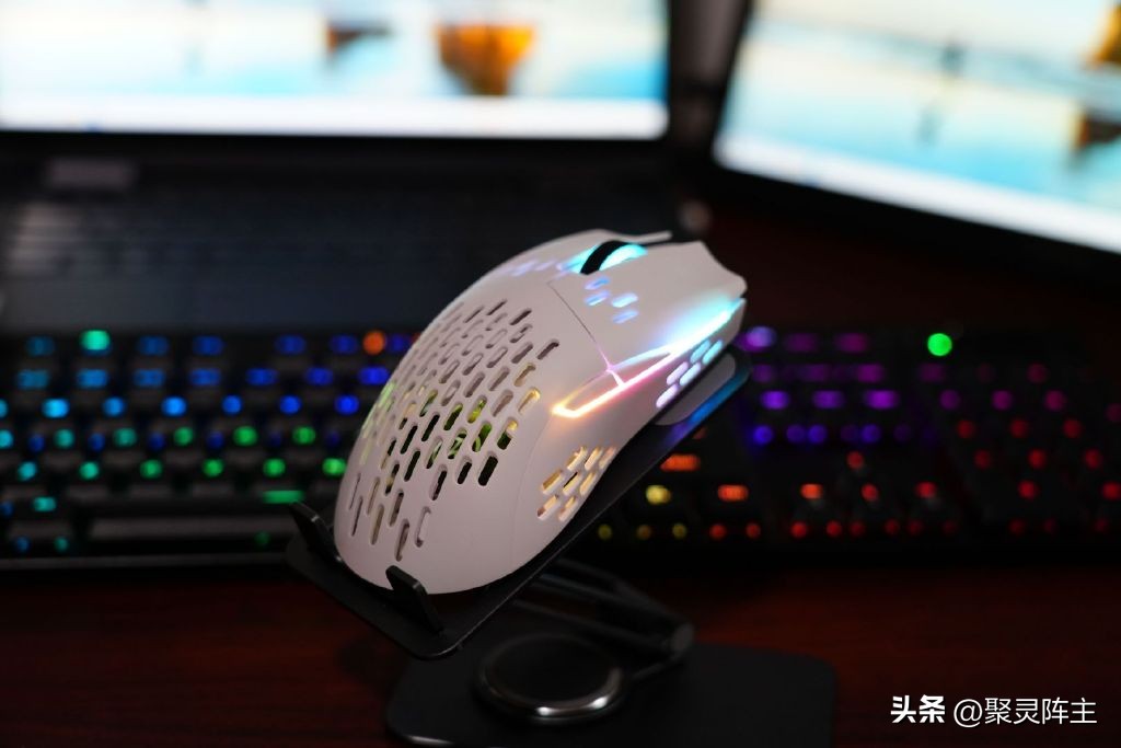 飞鸟训练器训练哪个部位_飞鸟器材标准姿势_大飞鸟综合训练器
