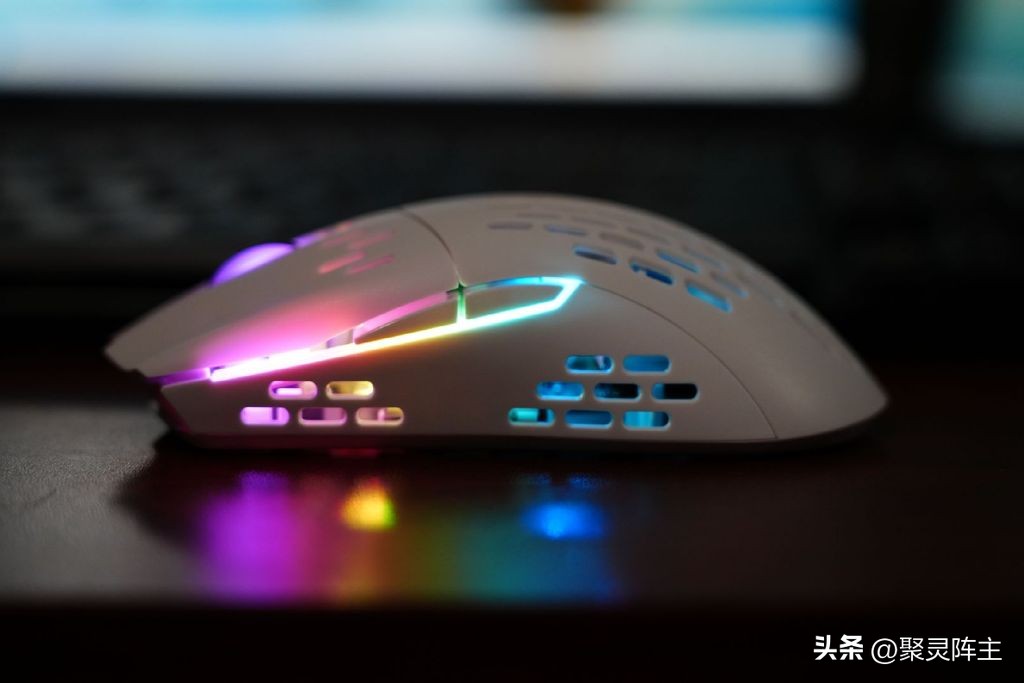 飞鸟器材标准姿势_飞鸟训练器训练哪个部位_大飞鸟综合训练器