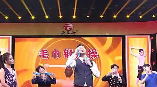 椅子锻炼身体_健身椅的好处_椅子健身