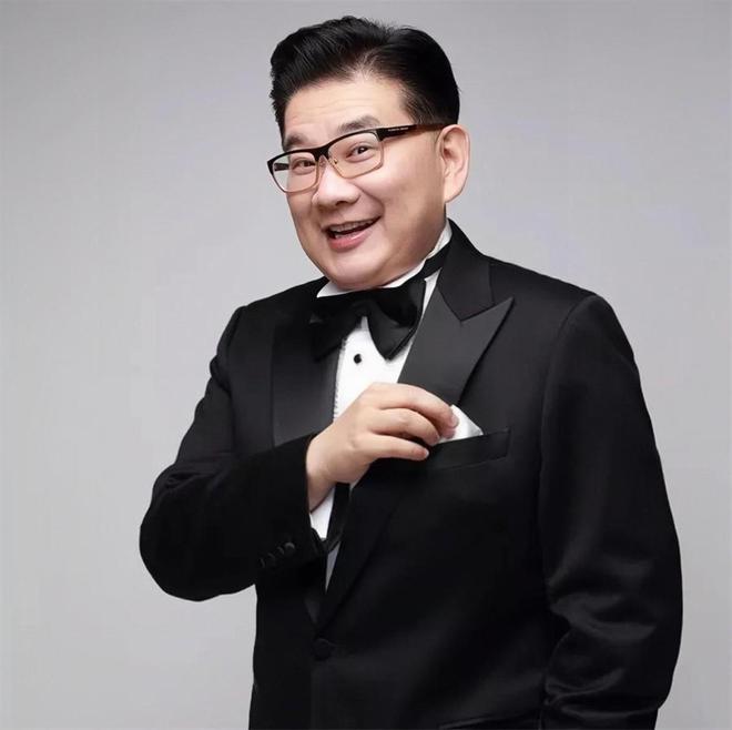 开yun体育官网入口登录体育 这一次，“八面玲珑”的曹可凡，不再被世界宽容