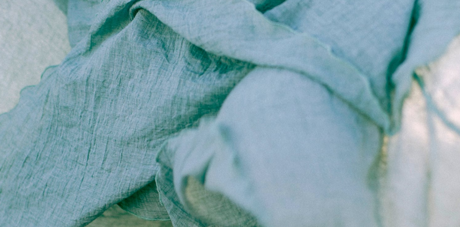 服装设计面料选择指南_服装购物资讯怎么写_服装面料分类特点
