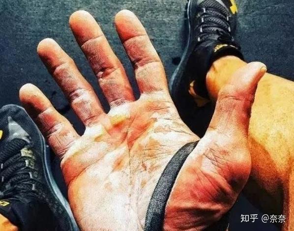 开yunapp体育官网入口下载手机版 2020年11月健身手套选购指南：新手入门必看，内含款6手套推荐！