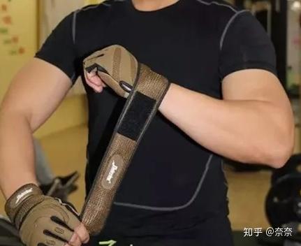 手套健身护腕图片_健身手套护腕_手套健身护腕怎么戴
